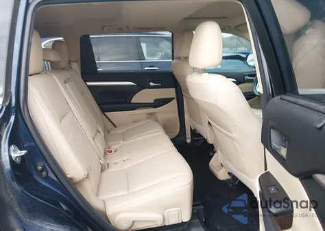 2015 Toyota Highlander Xle V6 z USA, uszkodzony, nr VIN 5TDKKRFH2FS095719